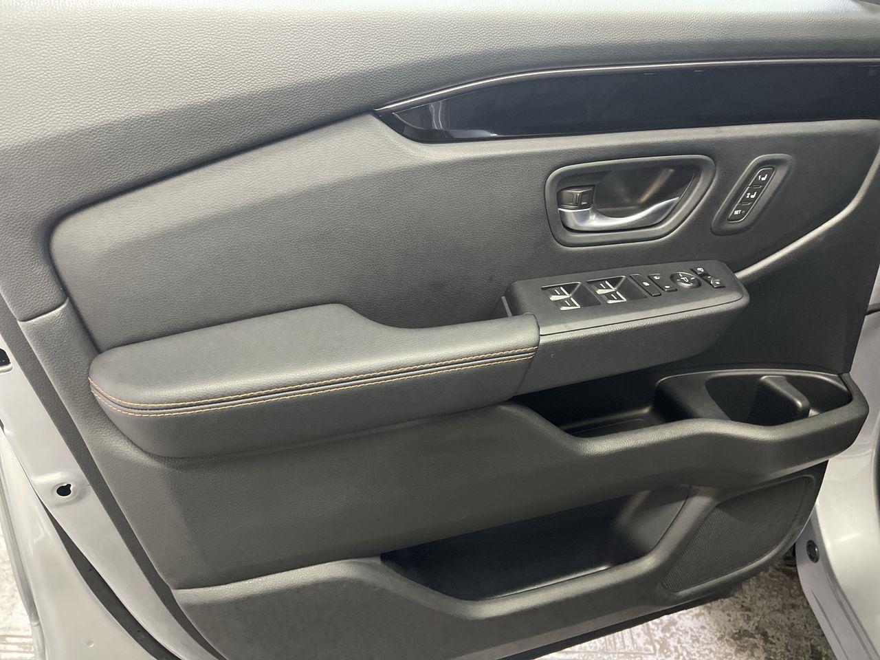 2025 Honda Pilot TrailSport - Lunar Silver Metallic exterior view 13