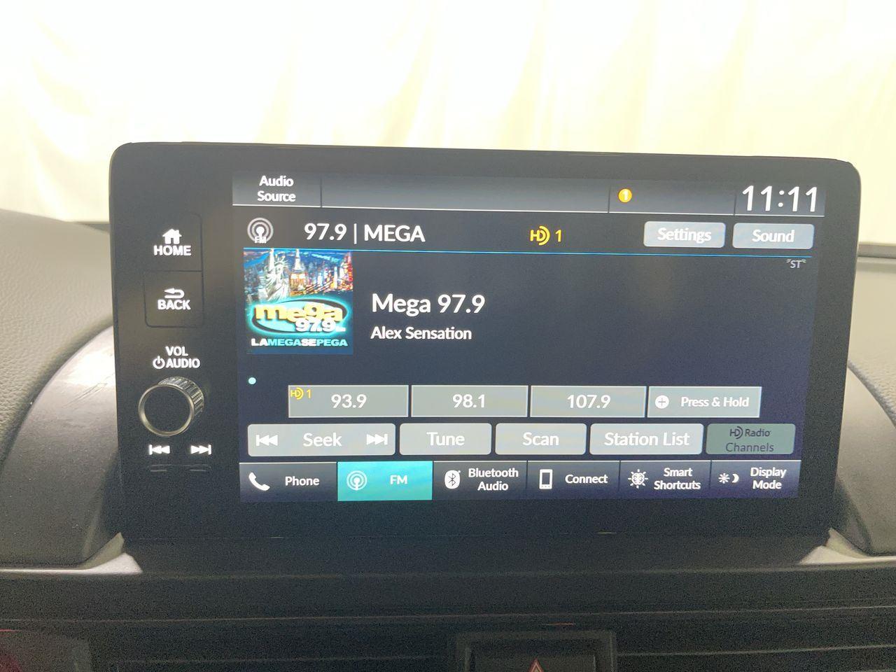 2025 Honda Pilot TrailSport - Lunar Silver Metallic exterior view 16