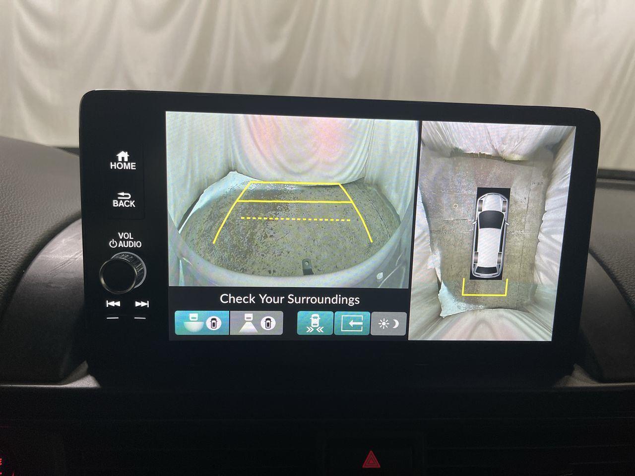 2025 Honda Pilot TrailSport - Lunar Silver Metallic exterior view 17