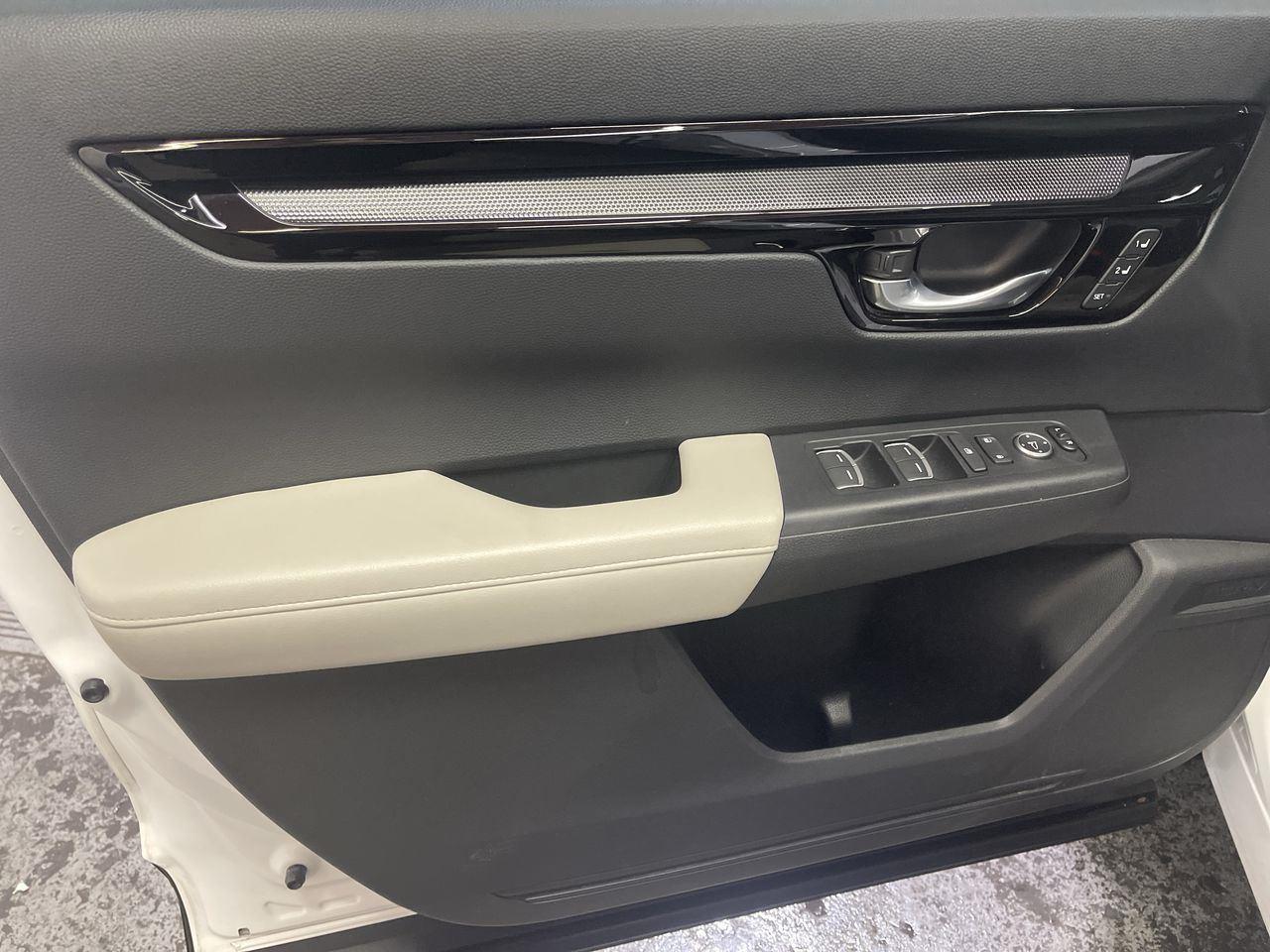 2025 Honda CR-V EX-L - Platinum White Pearl exterior view 13