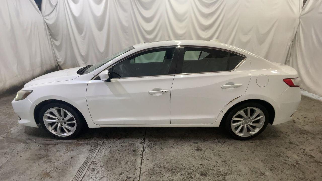 2017 Acura ILX w/AcuraWatch Plus - Bellanova White Pearl exterior view 5