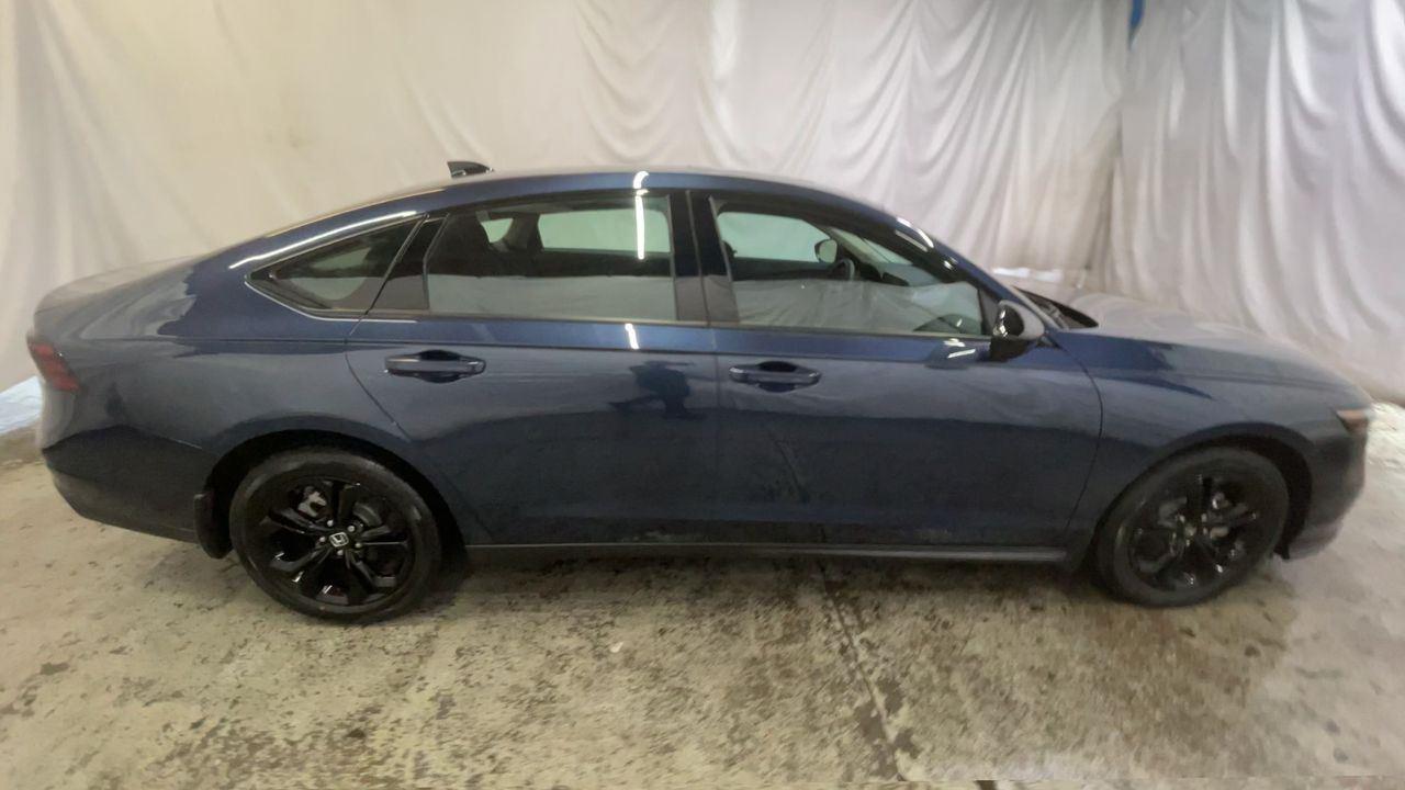 2025 Honda Accord Sedan SE - Canyon River Blue Metallic exterior view 9