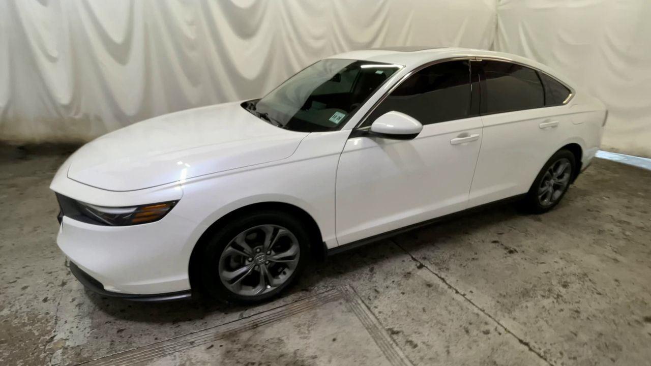 2024 Honda Accord Sedan EX - Platinum White Pearl exterior view 4