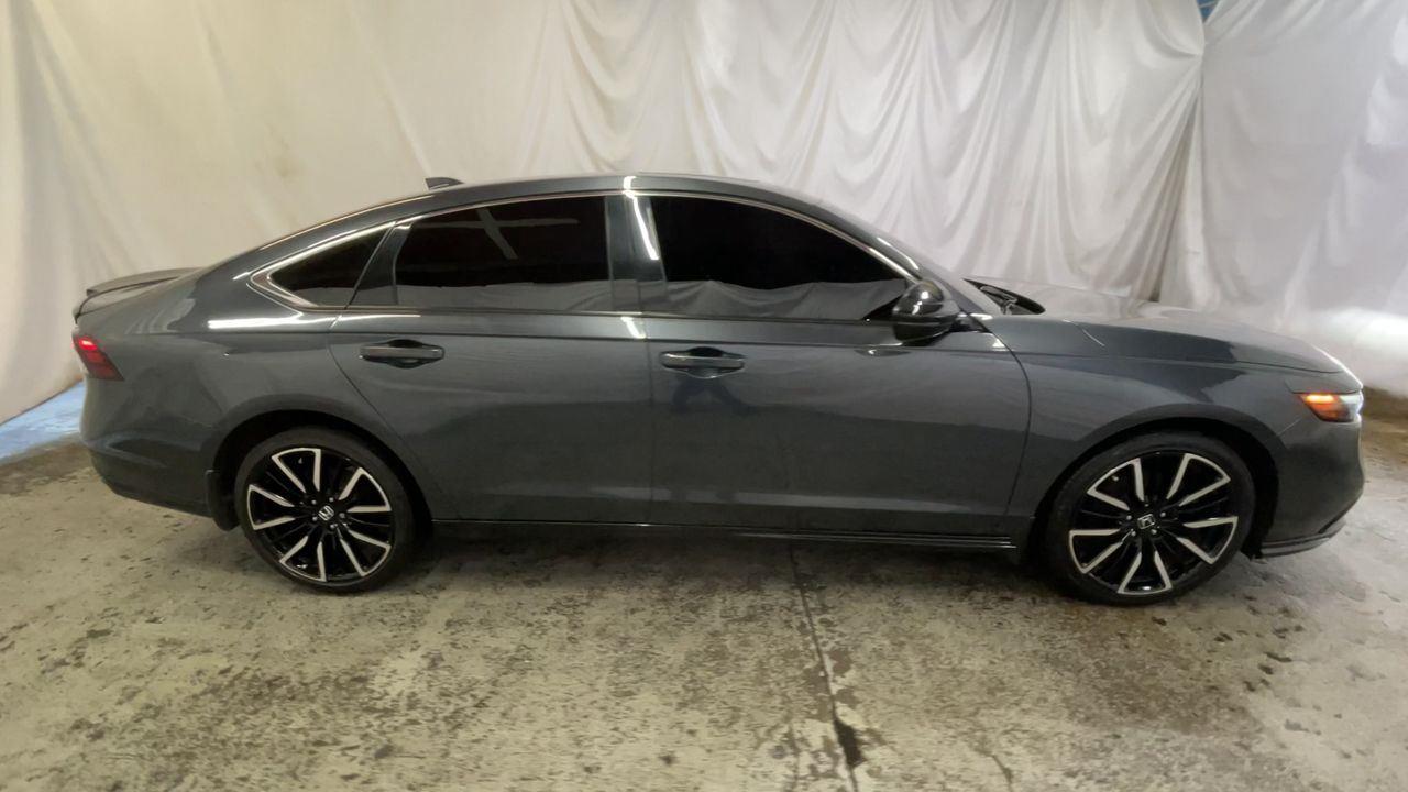 2023 Honda Accord Hybrid EX-L - Meteorite Gray Metallic exterior view 9
