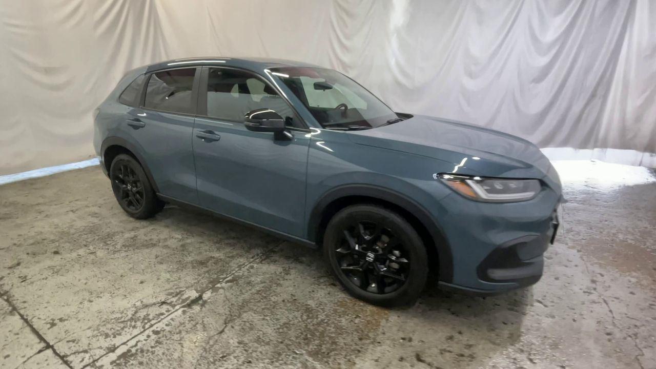 2025 Honda HR-V Sport - Nordic Forest Pearl exterior view 2