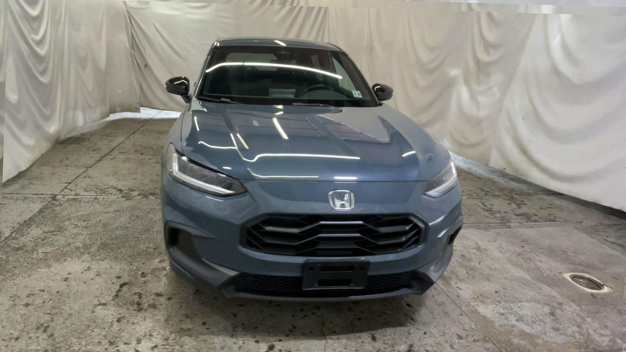 2025 Honda HR-V Sport - Nordic Forest Pearl exterior view 3