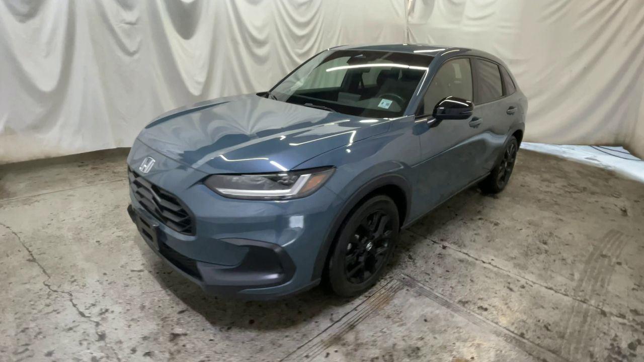 2025 Honda HR-V Sport - Nordic Forest Pearl exterior view 4