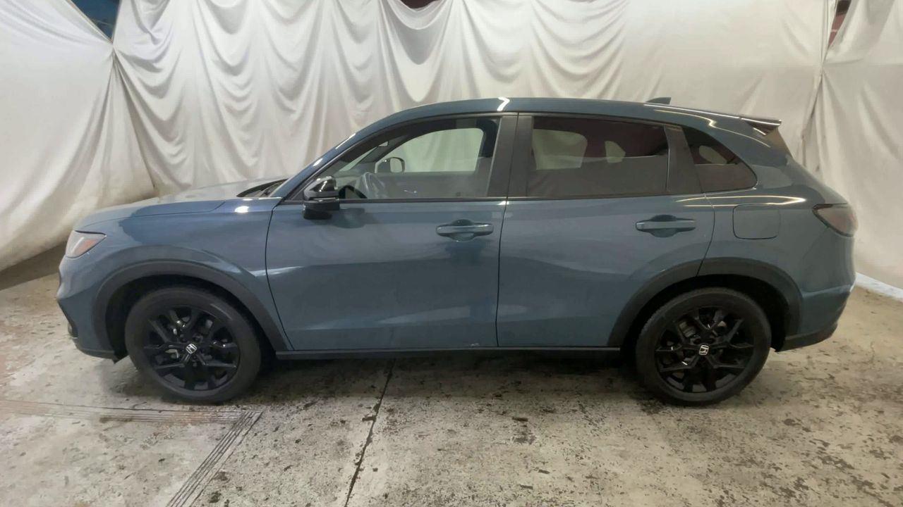 2025 Honda HR-V Sport - Nordic Forest Pearl exterior view 5