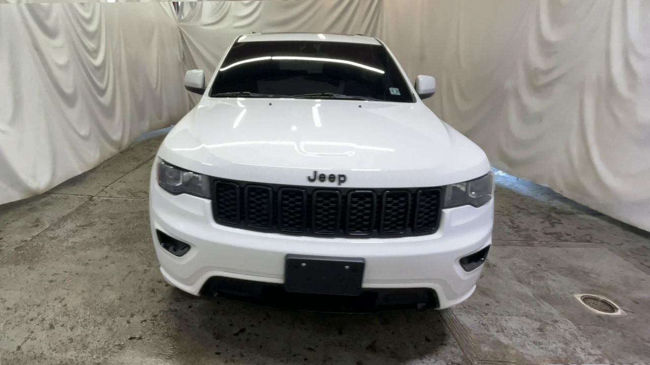 2021 Jeep Grand Cherokee Laredo X - Bright White Clearcoat exterior view 3