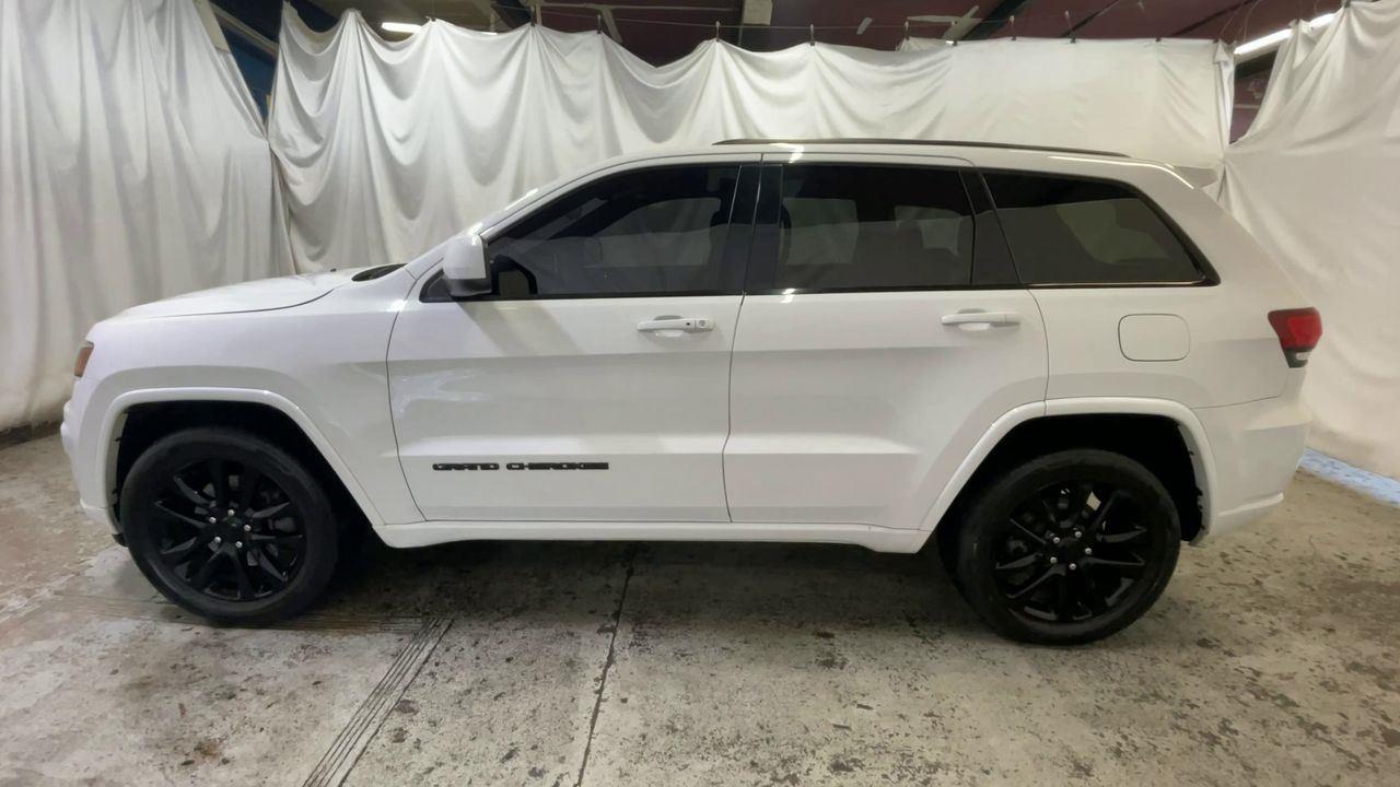 2021 Jeep Grand Cherokee Laredo X - Bright White Clearcoat exterior view 5