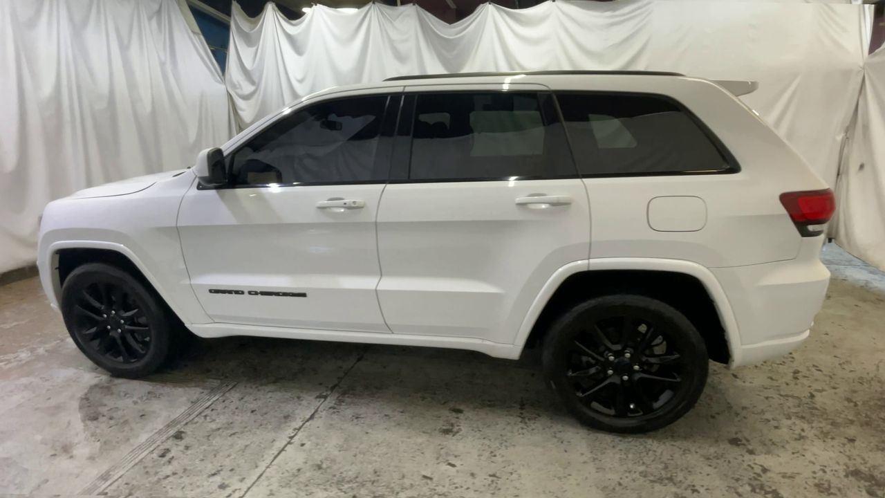 2021 Jeep Grand Cherokee Laredo X - Bright White Clearcoat exterior view 6