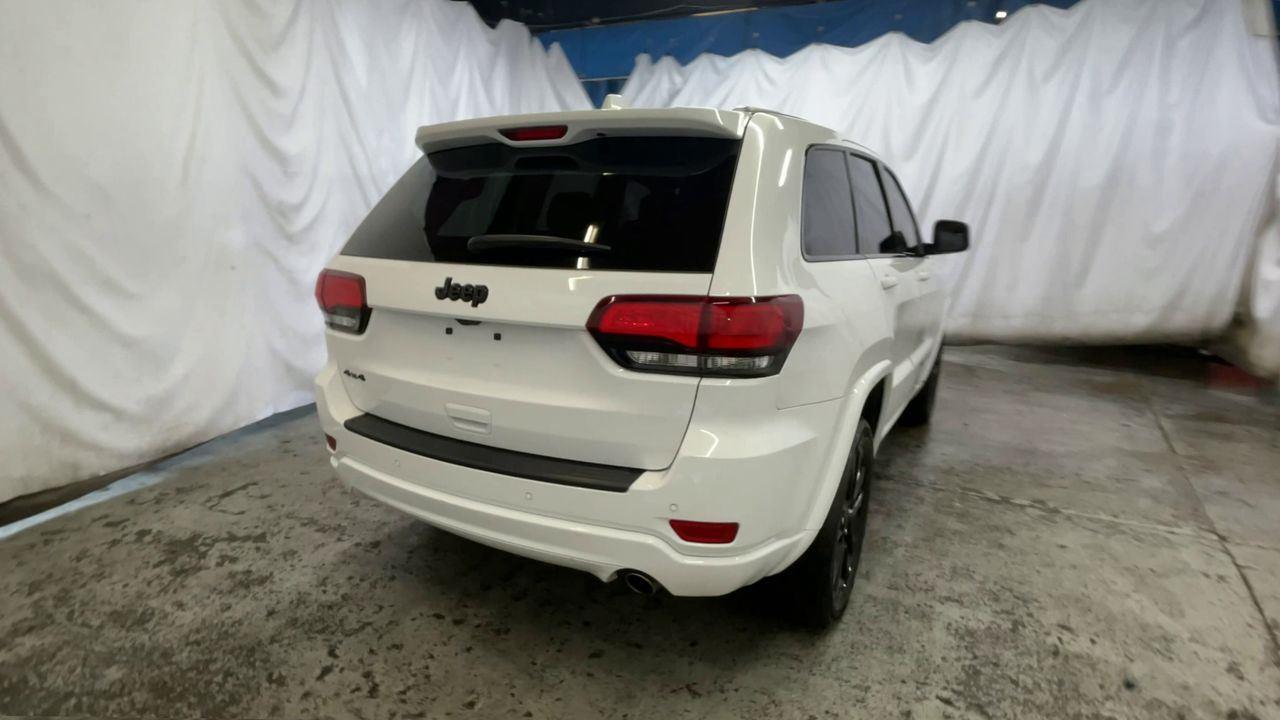 2021 Jeep Grand Cherokee Laredo X - Bright White Clearcoat exterior view 8