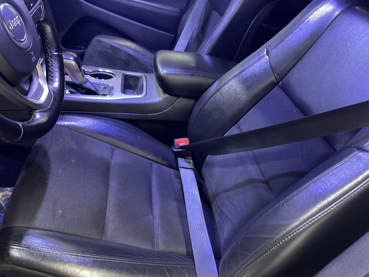 2021 Jeep Grand Cherokee Laredo X - Bright White Clearcoat exterior view 11