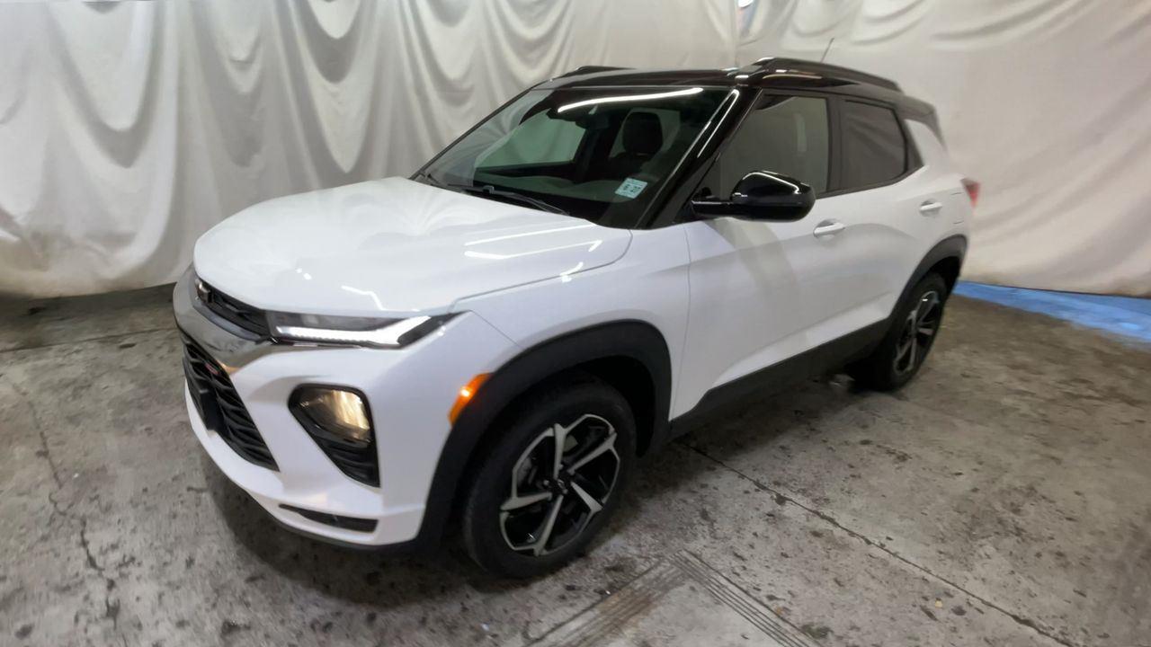2023 Chevrolet Trailblazer RS - Summit White exterior view 4