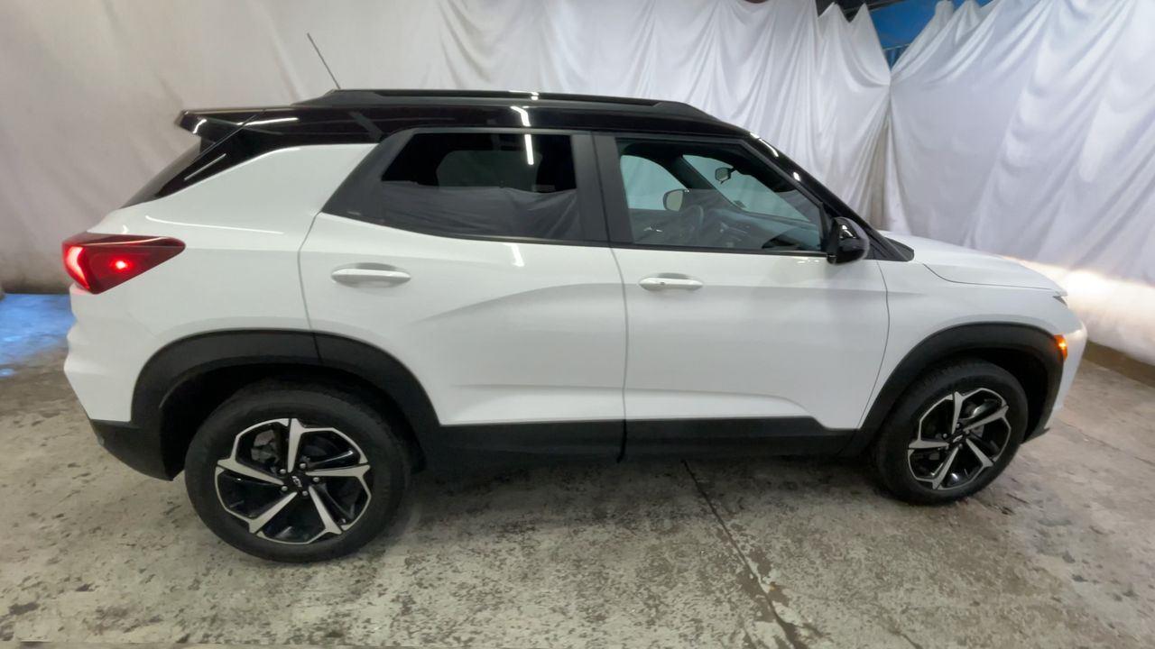 2023 Chevrolet Trailblazer RS - Summit White exterior view 9
