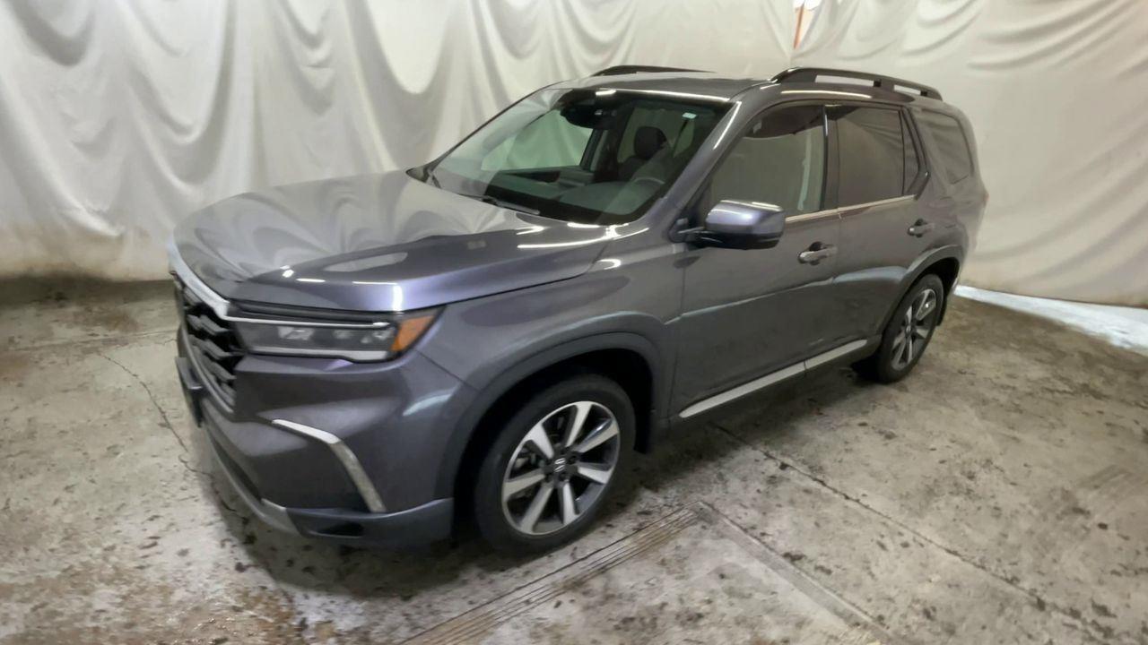 2025 Honda Pilot Elite - Modern Steel Metallic exterior view 4