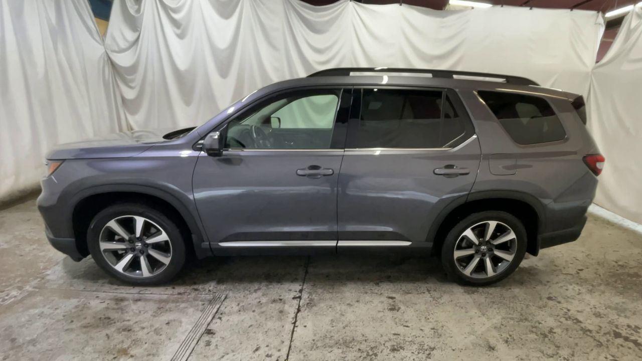 2025 Honda Pilot Elite - Modern Steel Metallic exterior view 5