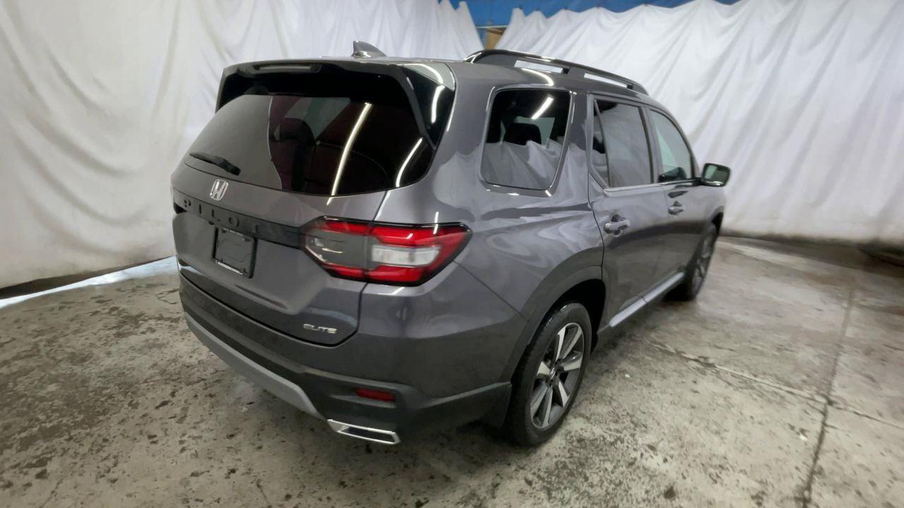 2025 Honda Pilot Elite - Modern Steel Metallic exterior view 8