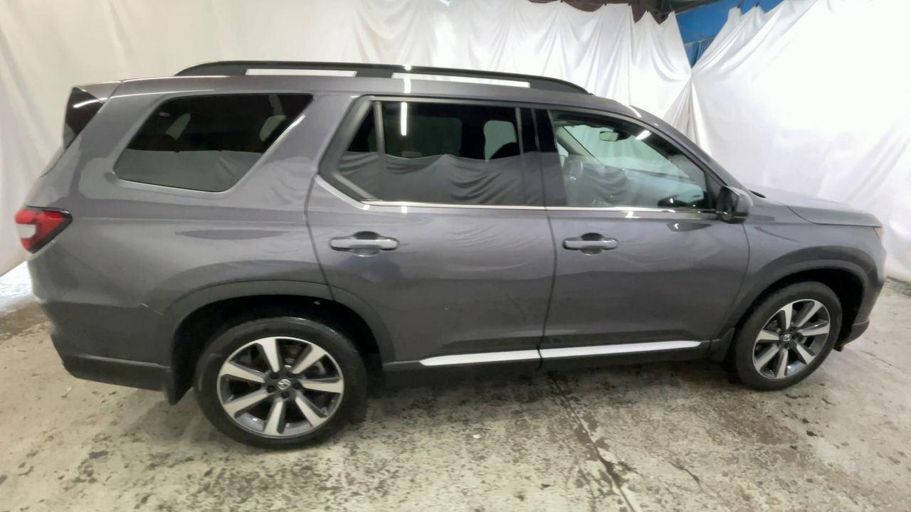 2025 Honda Pilot Elite - Modern Steel Metallic exterior view 9