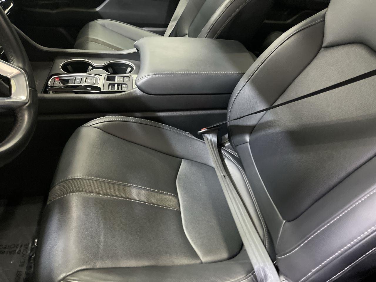 2024 Honda Pilot Touring - Crystal Black Pearl exterior view 11