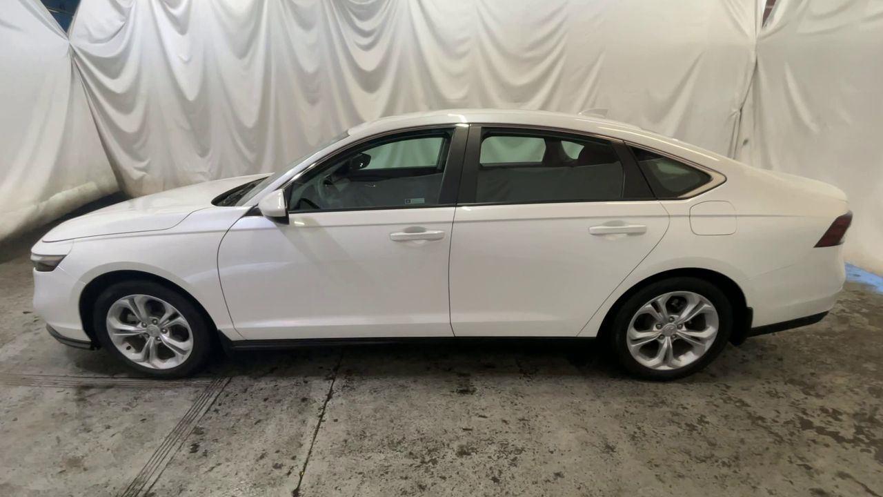 2023 Honda Accord Sedan LX - Platinum White Pearl exterior view 5