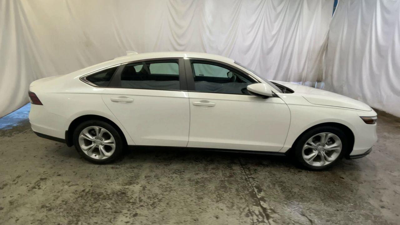 2023 Honda Accord Sedan LX - Platinum White Pearl exterior view 9