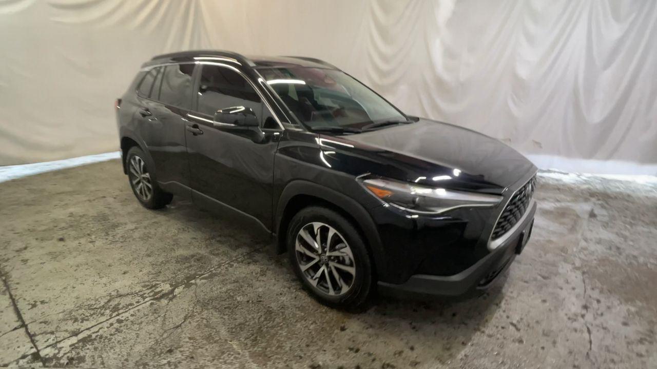 2024 Toyota Corolla Cross XLE - Jet Black exterior view 2