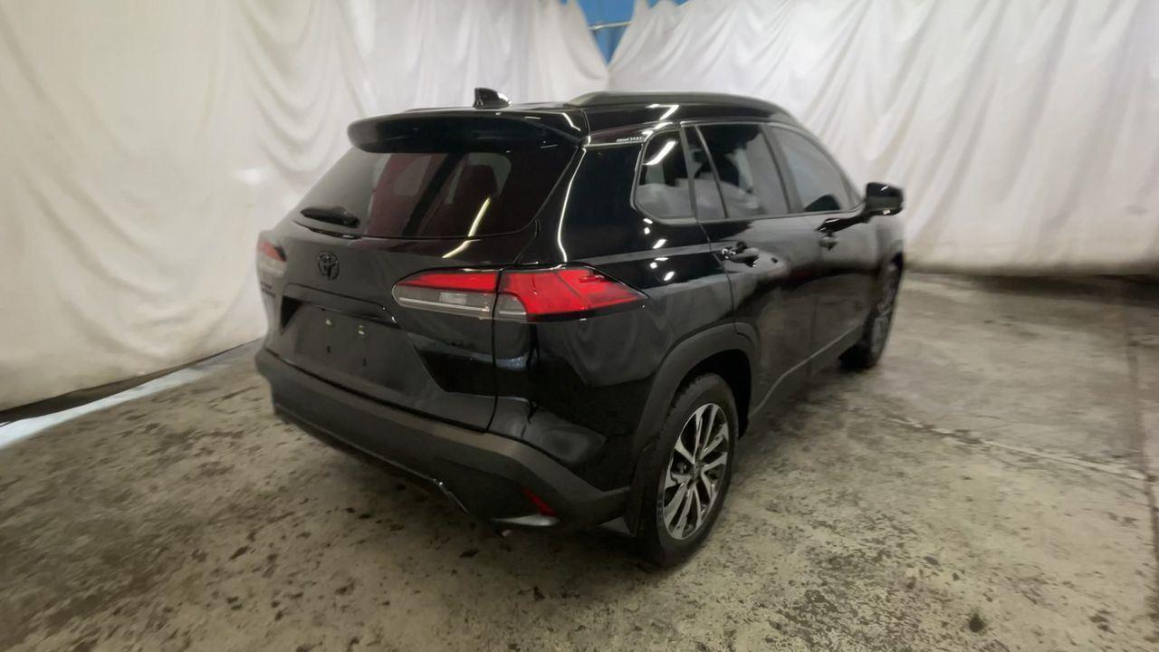 2024 Toyota Corolla Cross XLE - Jet Black exterior view 8