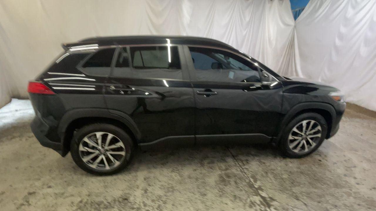 2024 Toyota Corolla Cross XLE - Jet Black exterior view 9