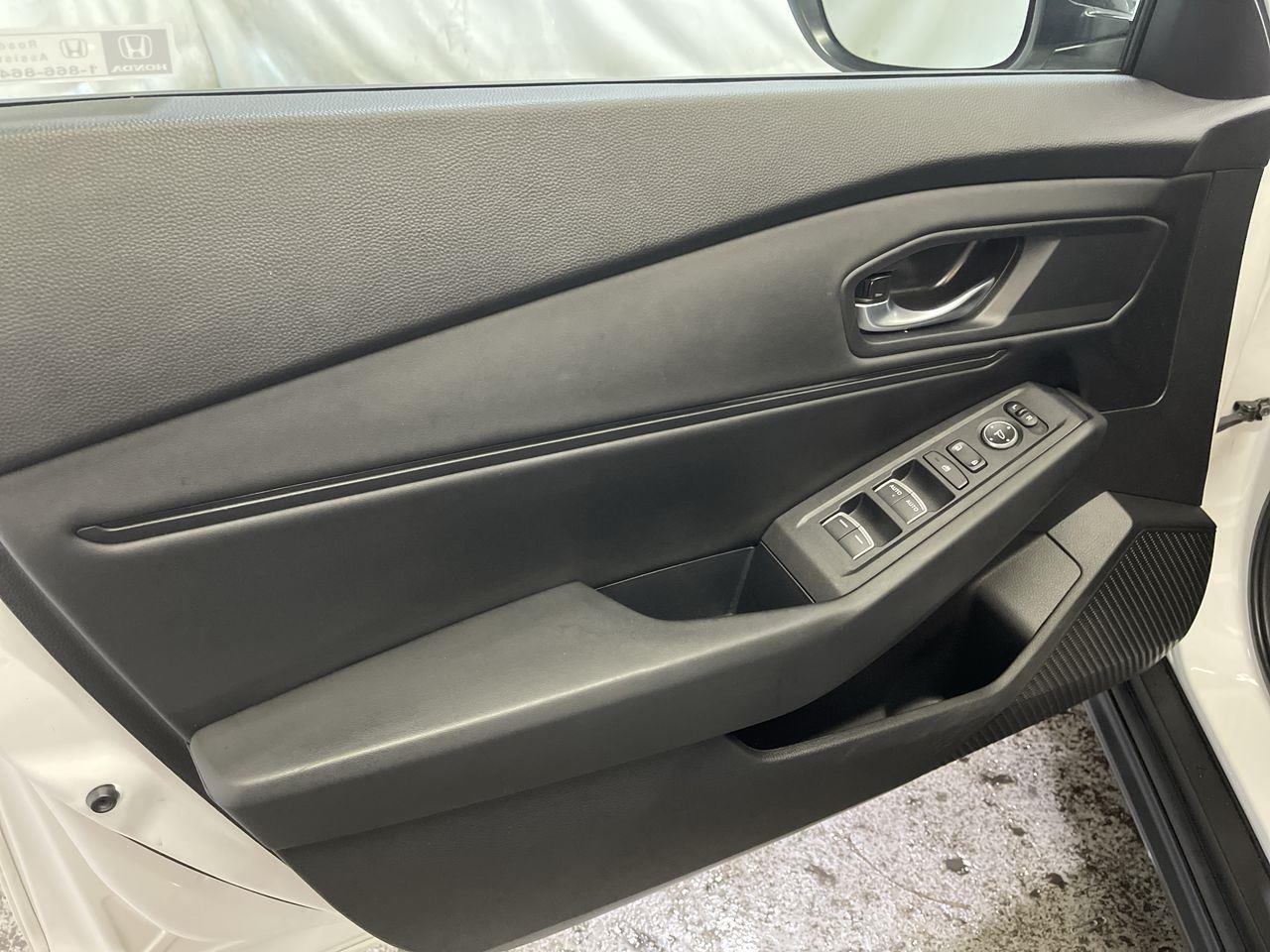 2025 Honda Accord Sedan SE - Platinum White Pearl exterior view 13