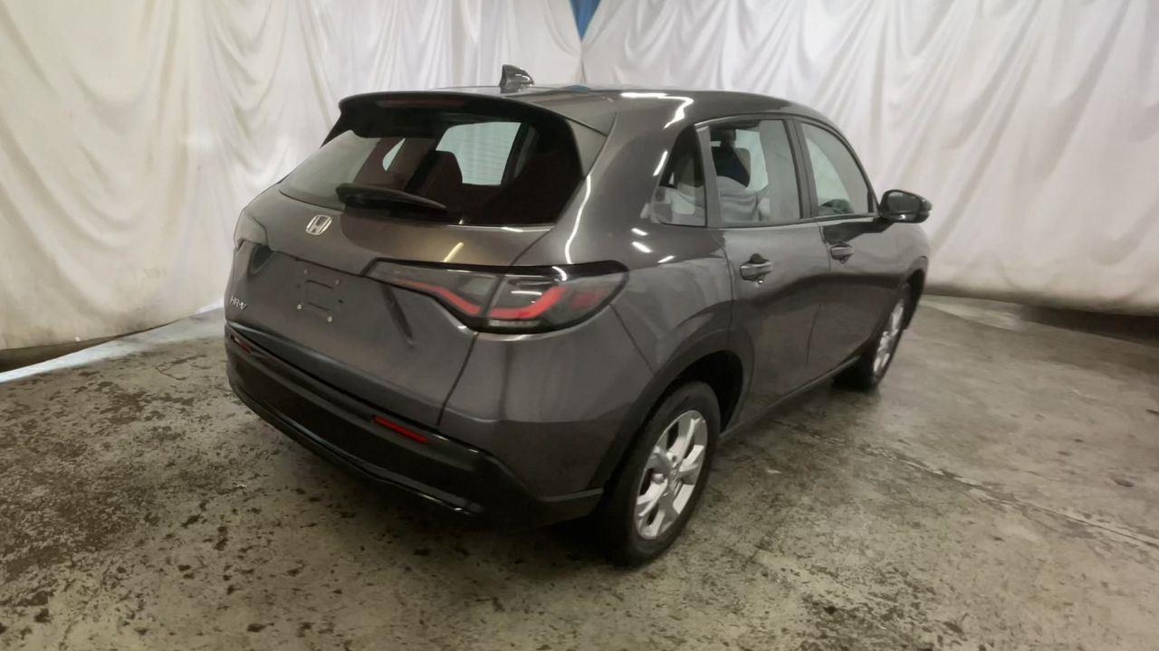 2024 Honda HR-V LX - Modern Steel Metallic exterior view 8