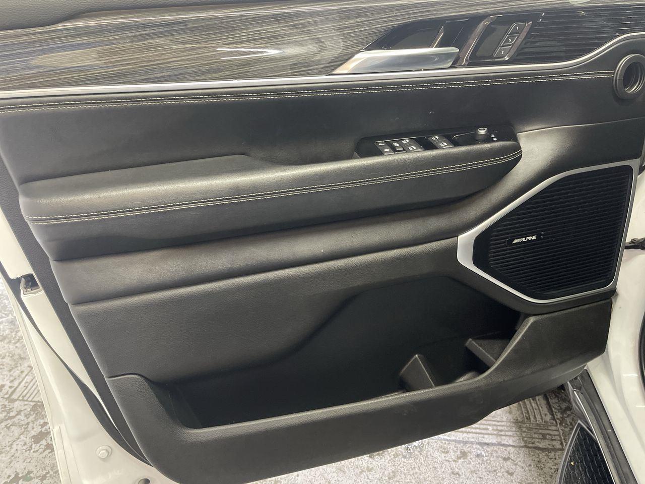 2022 Jeep Wagoneer Series II - Bright White Clearcoat exterior view 13