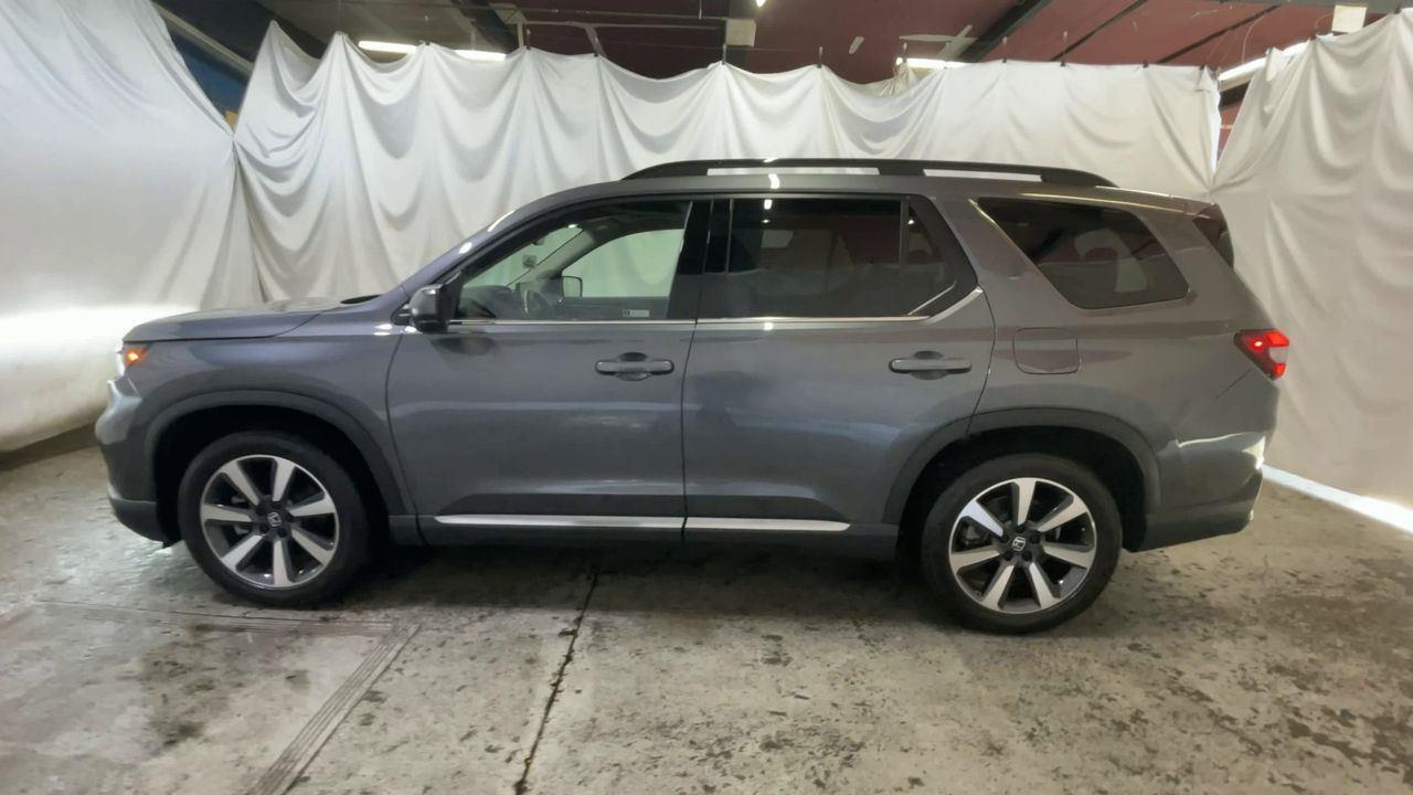 2023 Honda Pilot Elite - Sonic Gray Pearl exterior view 5