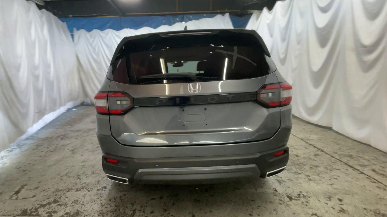 2023 Honda Pilot Elite - Sonic Gray Pearl exterior view 7