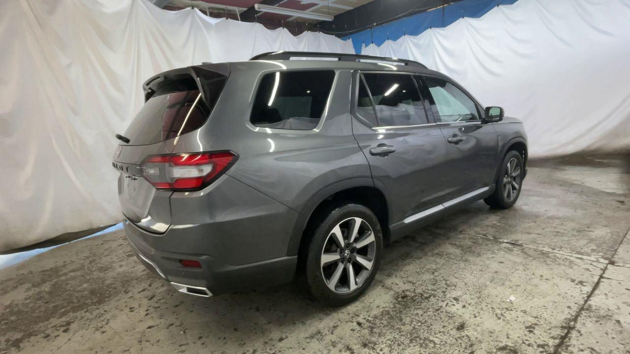 2023 Honda Pilot Elite - Sonic Gray Pearl exterior view 8