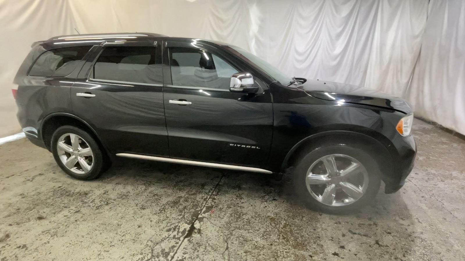 2013 Dodge Durango Citadel - Brilliant Black Crystal Pearl exterior view 3
