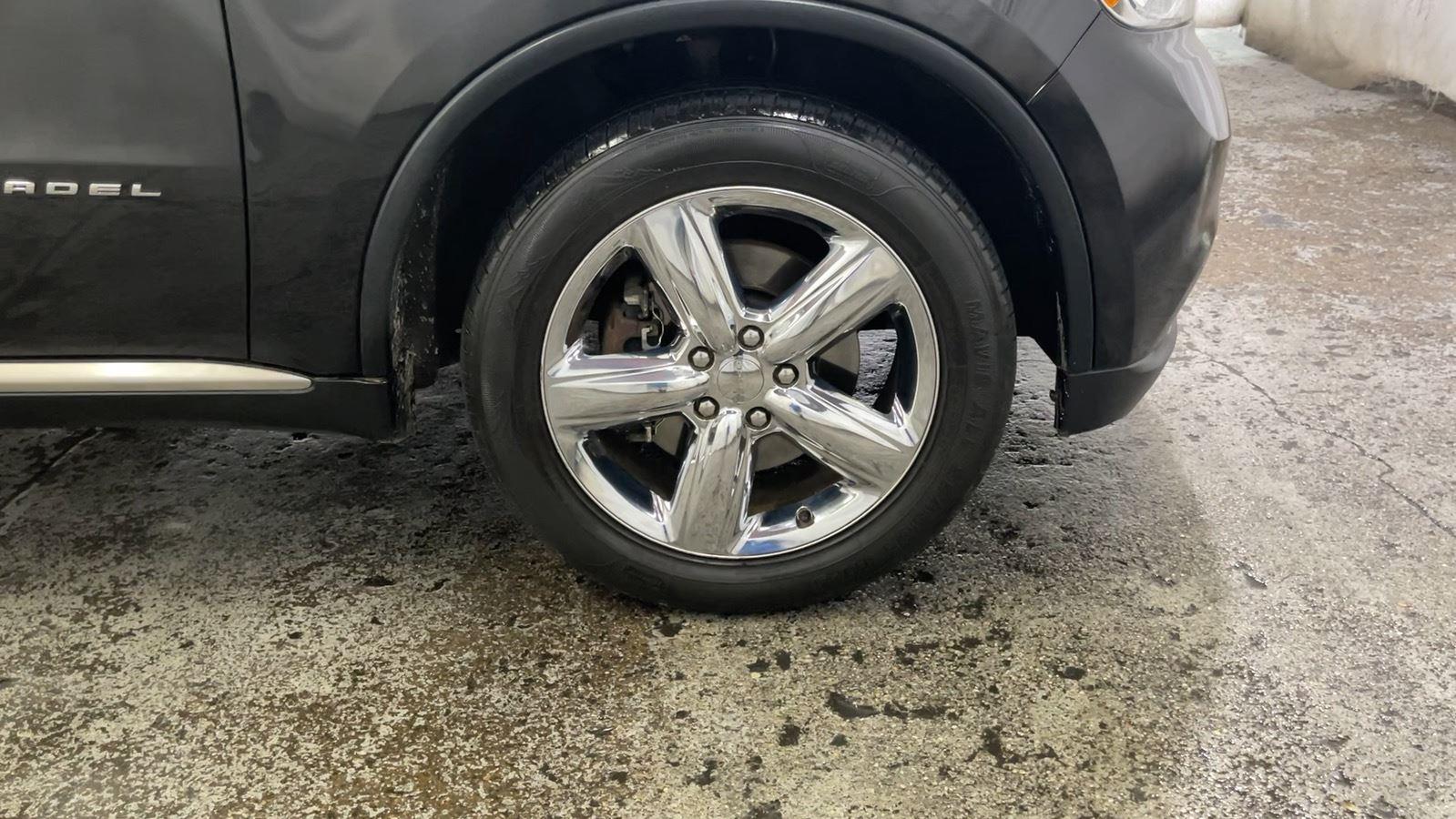 2013 Dodge Durango Citadel - Brilliant Black Crystal Pearl exterior view 13