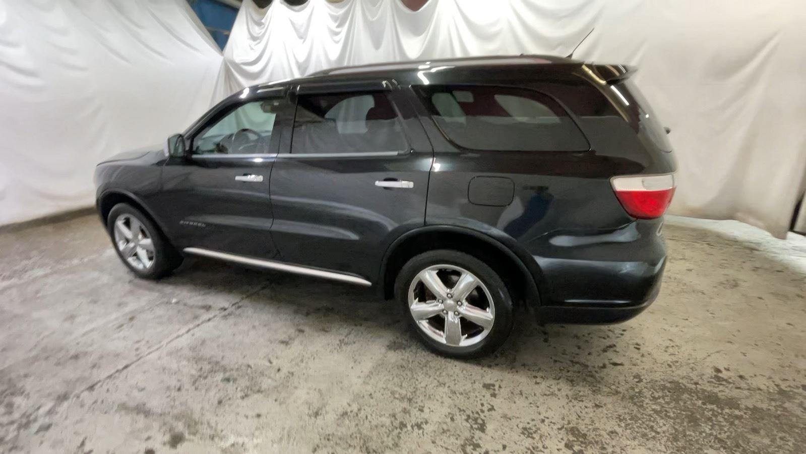2013 Dodge Durango Citadel - Brilliant Black Crystal Pearl exterior view 8