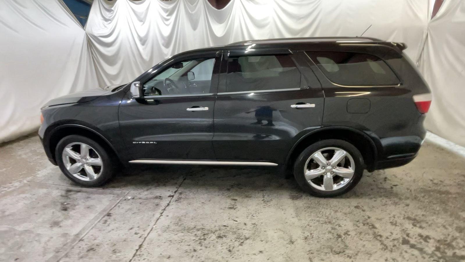 2013 Dodge Durango Citadel - Brilliant Black Crystal Pearl exterior view 9