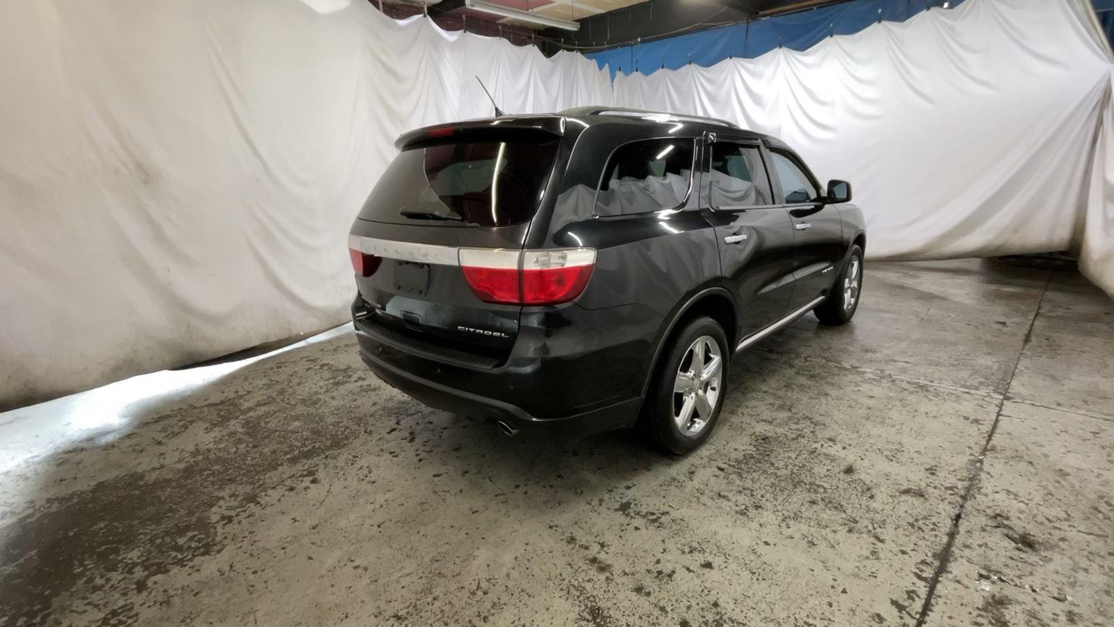 2013 Dodge Durango Citadel - Brilliant Black Crystal Pearl exterior view 4