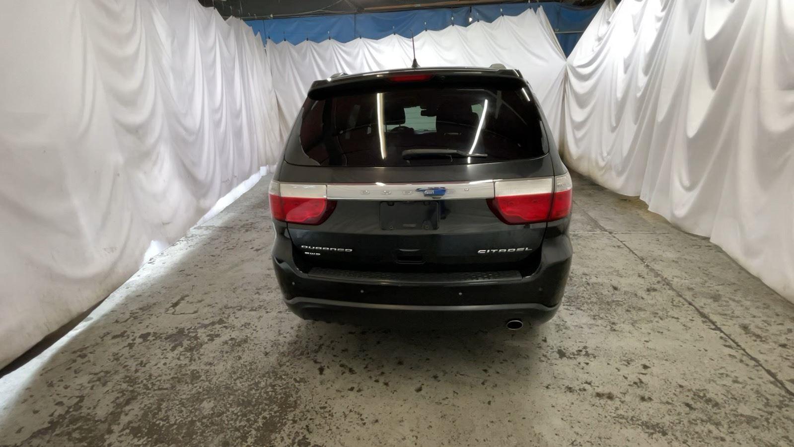2013 Dodge Durango Citadel - Brilliant Black Crystal Pearl exterior view 6