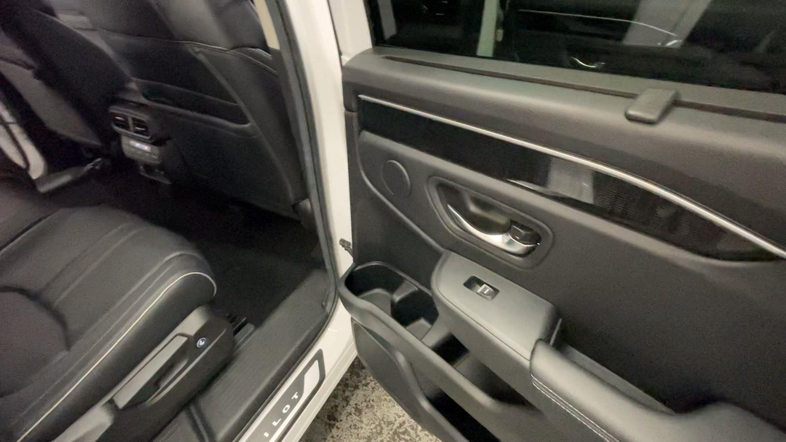 2025 Honda Pilot Elite - Platinum White Pearl exterior view 20