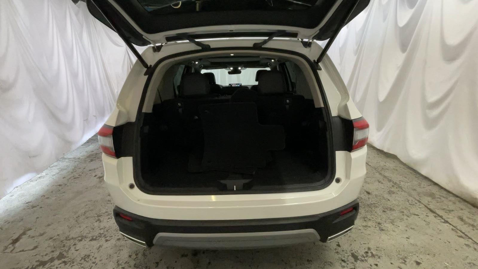 2025 Honda Pilot Elite - Platinum White Pearl exterior view 15