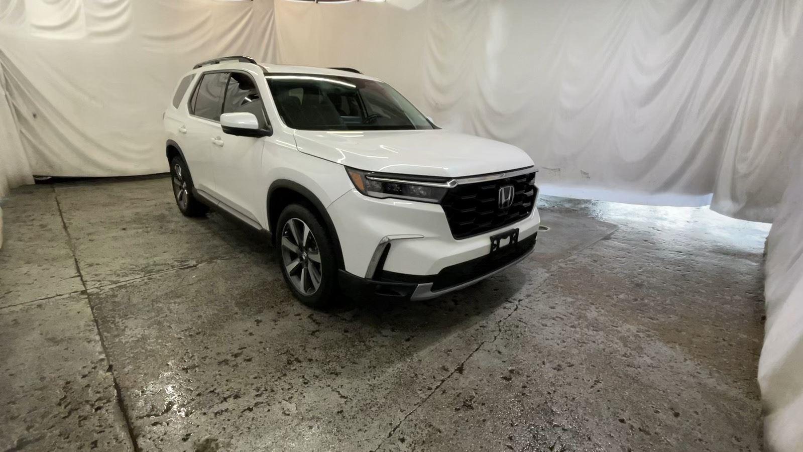 Platinum White Pearl 2025 Honda Pilot SUV / Crossover All-Wheel Drive