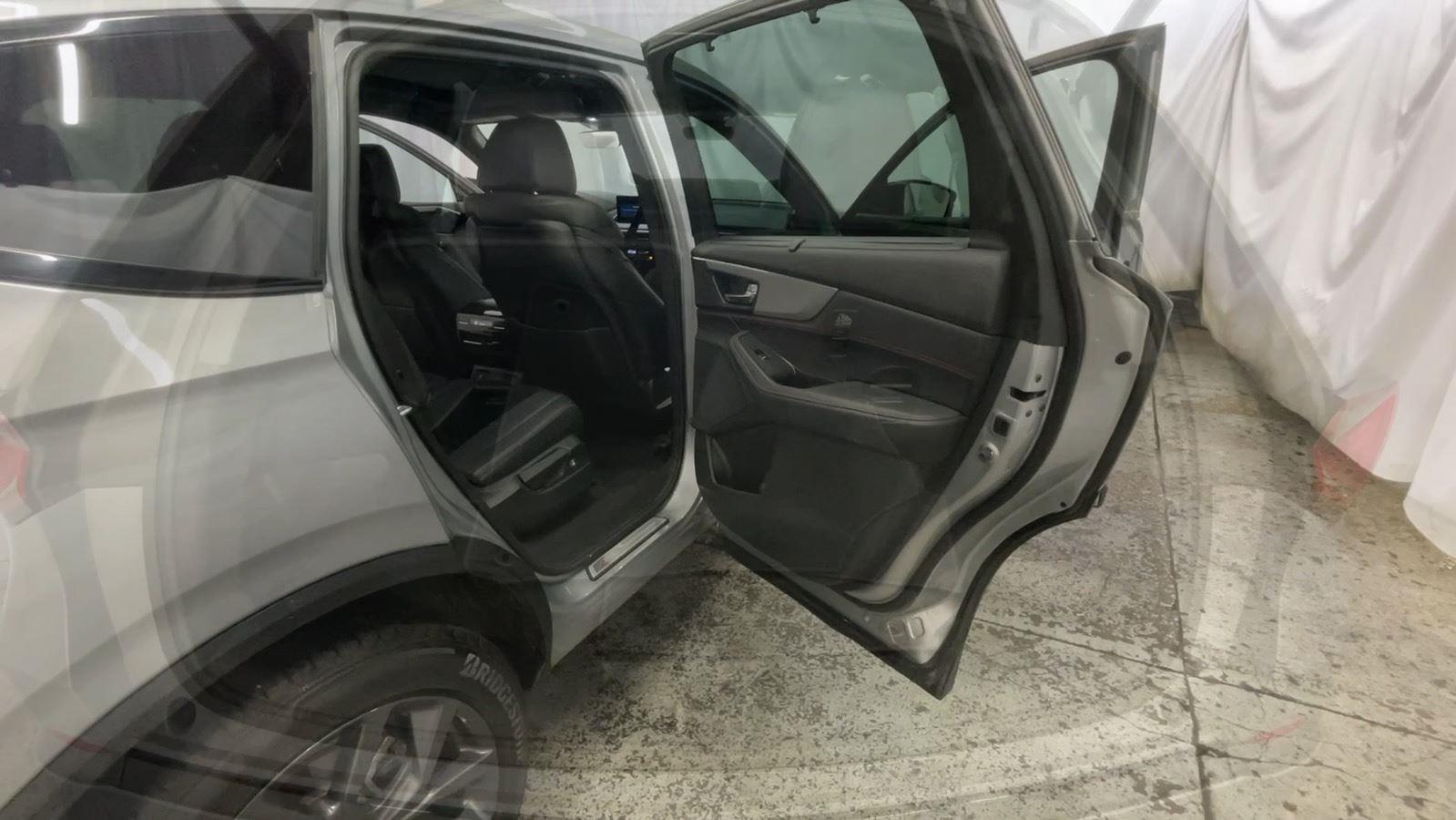 2023 Acura MDX w/A-Spec Package - Lunar Silver Metallic exterior view 18