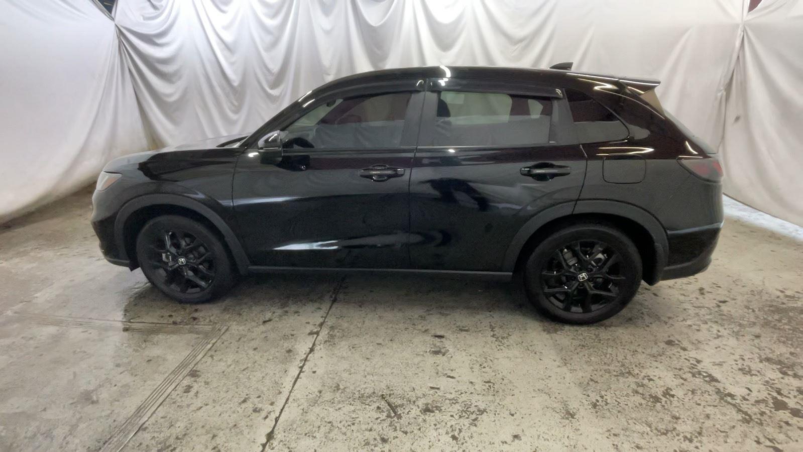 2025 Honda HR-V Sport - Crystal Black Pearl exterior view 11
