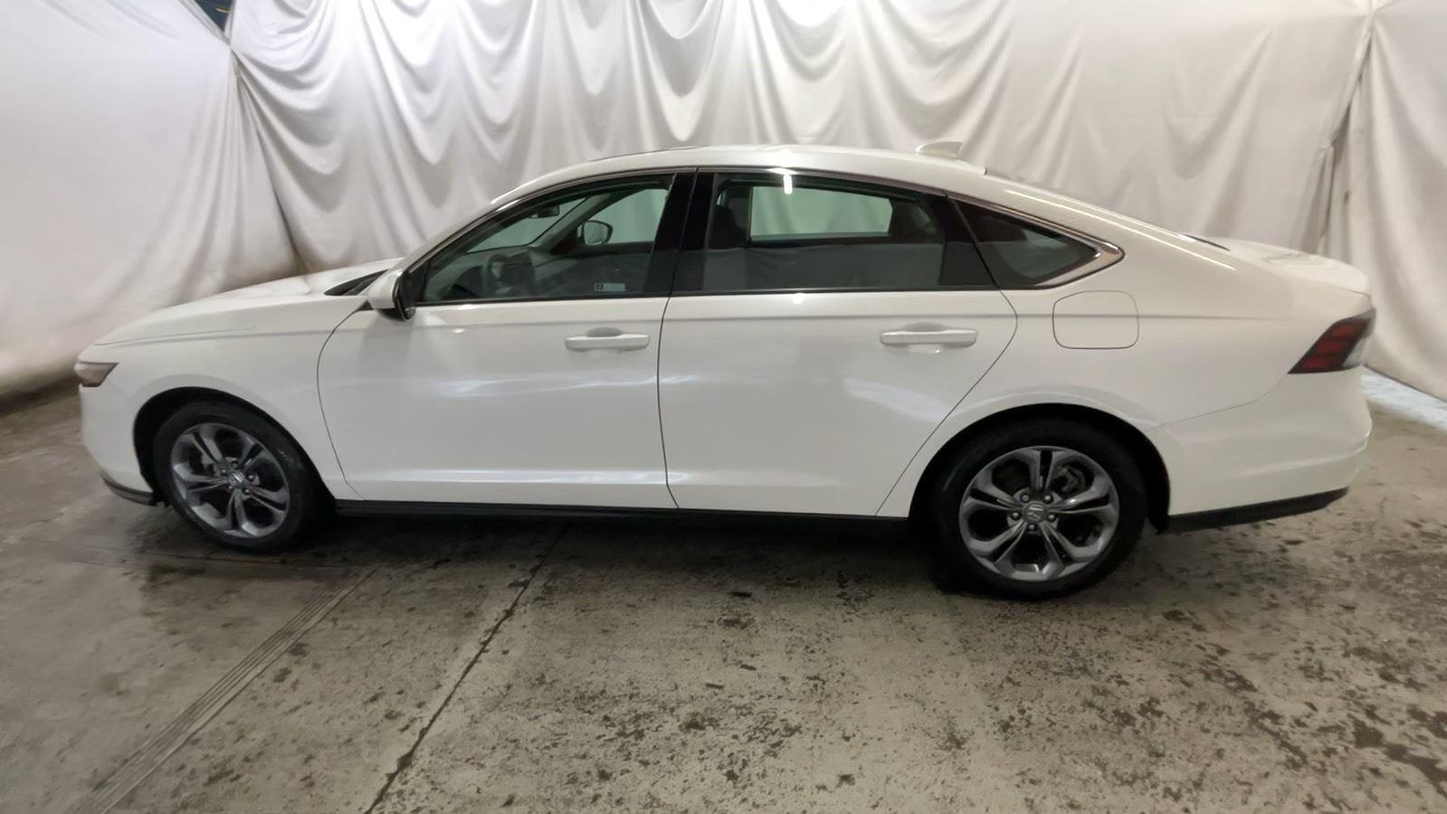 2023 Honda Accord Sedan EX - Platinum White Pearl exterior view 9