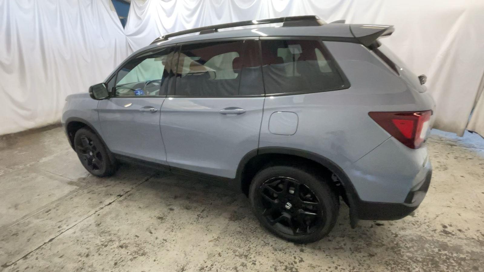2024 Honda Passport Black Edition - Sonic Gray Pearl exterior view 8