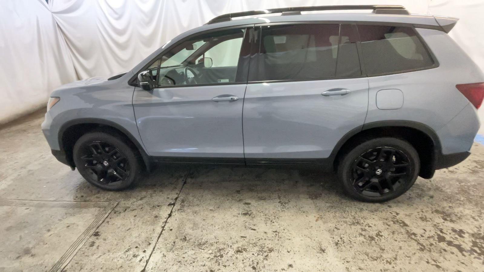 2024 Honda Passport Black Edition - Sonic Gray Pearl exterior view 10