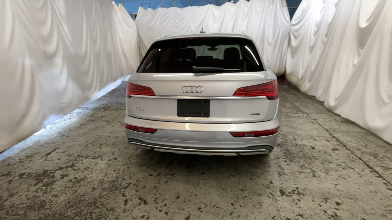 2021 Audi Q5 Premium - Florett Silver Metallic exterior view 8